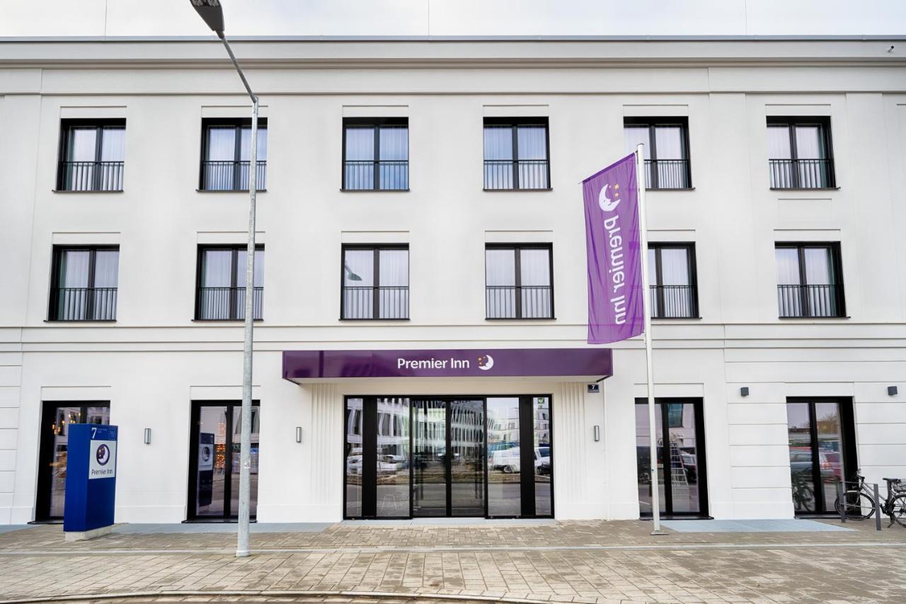 Premier Inn Regensburg City Centre Exterior photo